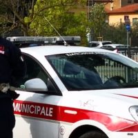 Parole della domenica, polizia municipale “distrutta” in appena dieci anni: i numeri del tracollo in un’analisi del sindaco